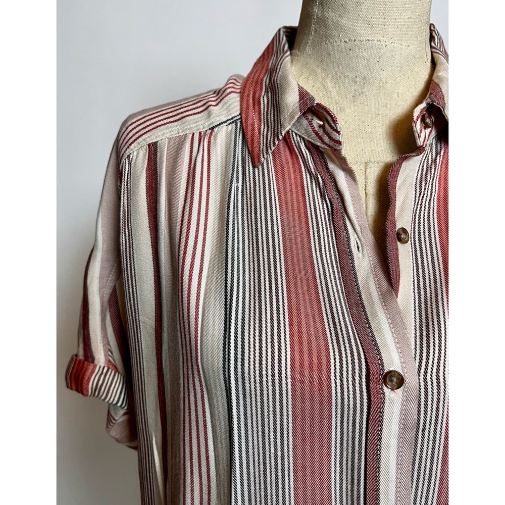 NWT Universal Thread Striped Button Down Camp Shirt Sz M